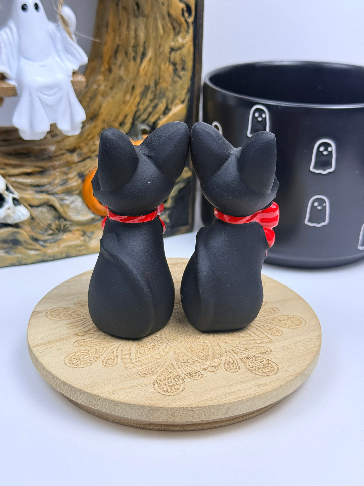 Obsidian Gigi-Inspired Carving