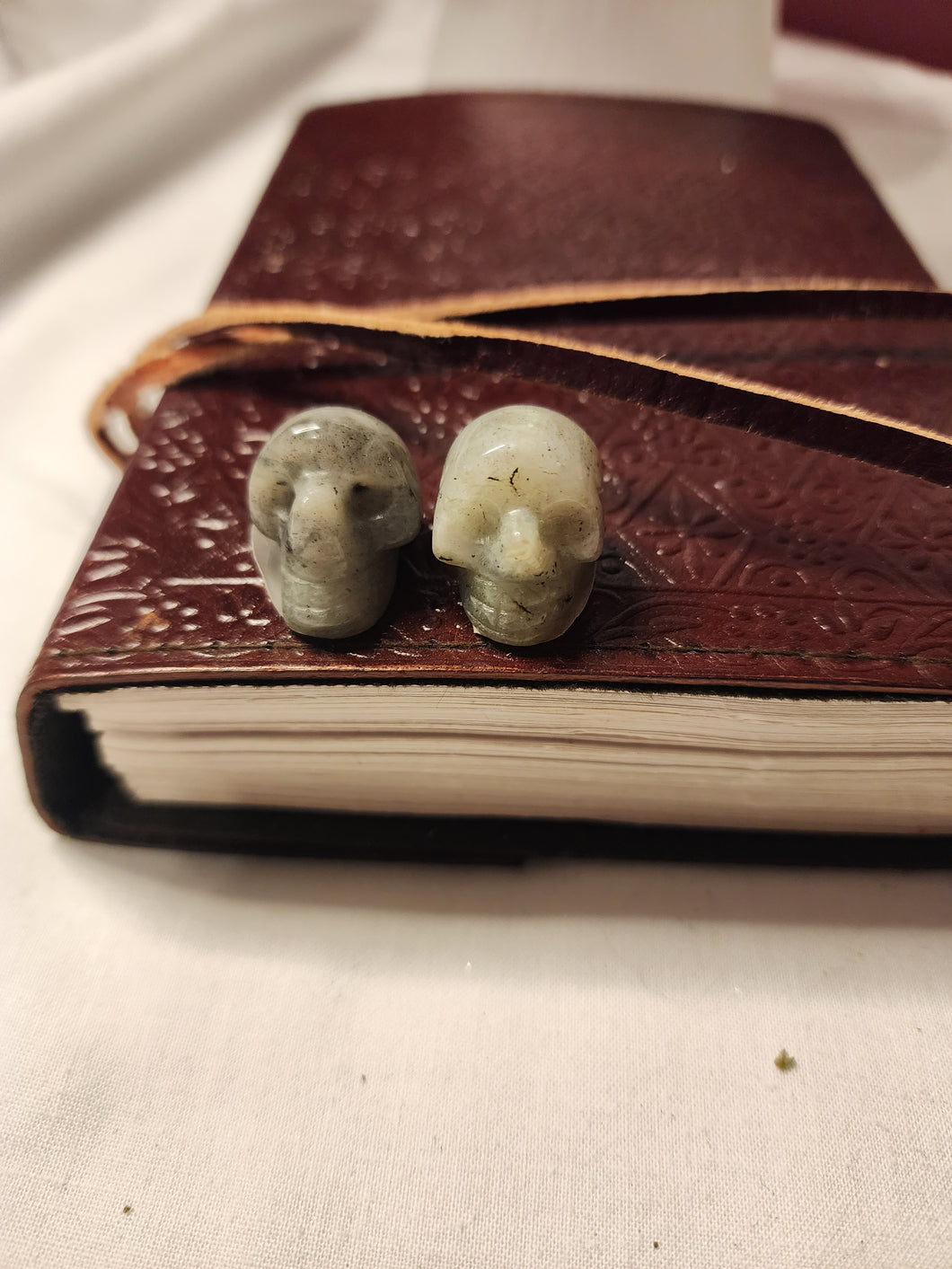 Labradorite mini skulls