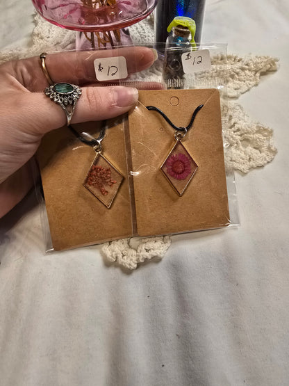 Resin Pressed Flower Necklace Small Diamond