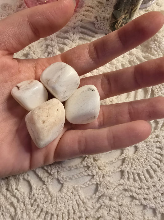 Scolecite Tumbles