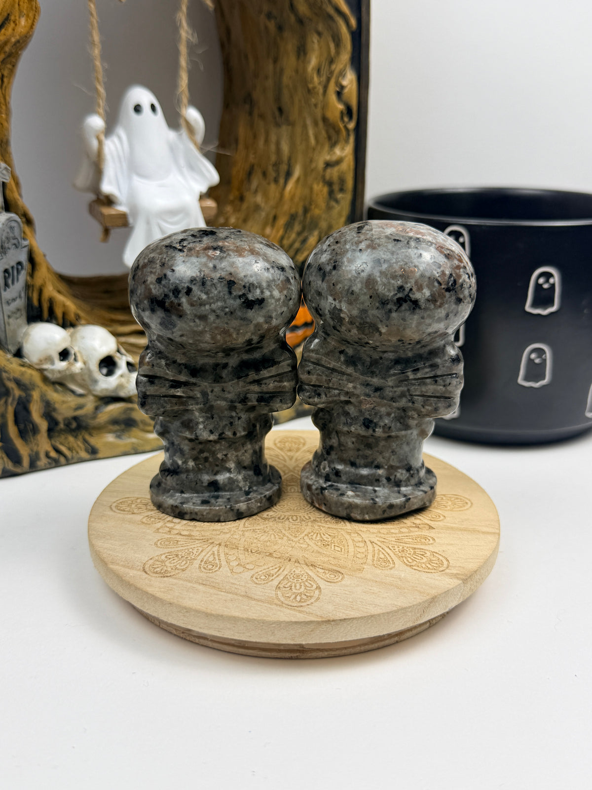 Yooperlite Jack Skeleton Statue